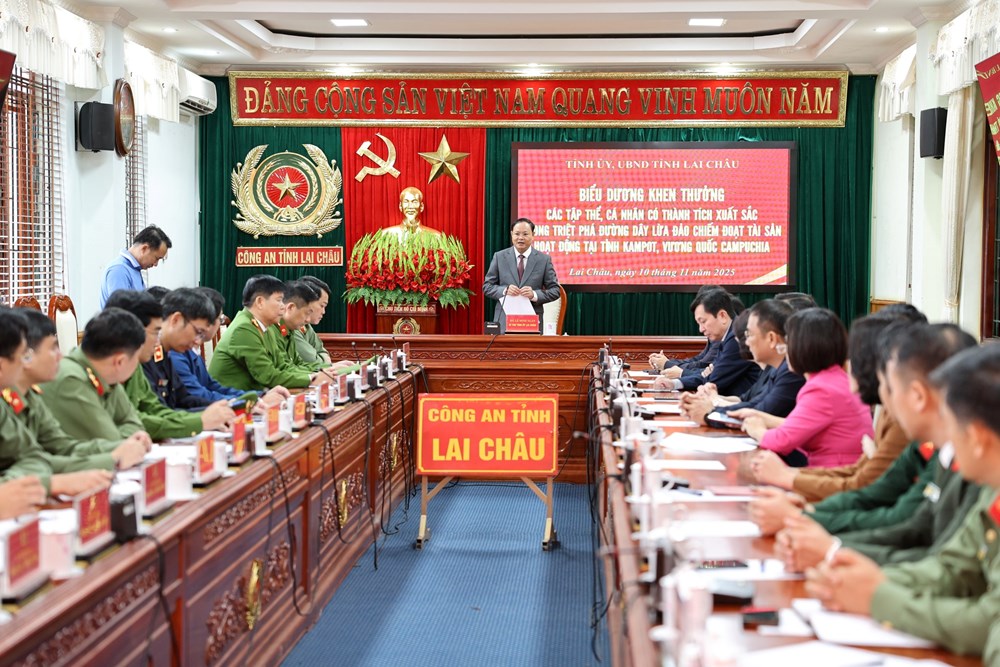 Khen thưởng Ban Chuyên án 0525L triệt phá đường dây lừa đảo tại Campuchia - ảnh 2