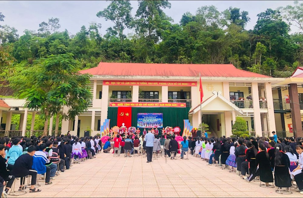 Truyền dạy nghệ thuật múa Khèn dân tộc Mông ở Bằng Thành - ảnh 1