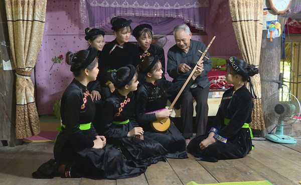 Tuyên Quang đẩy mạnh nhân rộng mô hình CLB Liên thế hệ tự giúp nhau - ảnh 1