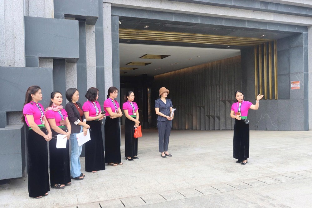 Nâng cao chất lượng đội ngũ hướng dẫn viên du lịch tại di tích Chiến trường Điện Biên Phủ - ảnh 1