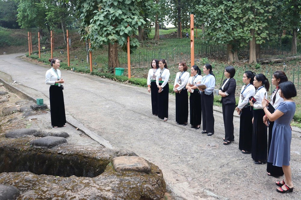 Nâng cao chất lượng đội ngũ hướng dẫn viên du lịch tại di tích Chiến trường Điện Biên Phủ - ảnh 2