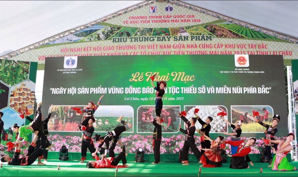 Khai mạc Ngày hội sản phẩm vùng đồng bào dân tộc thiểu số và miền núi phía Bắc  - ảnh 1