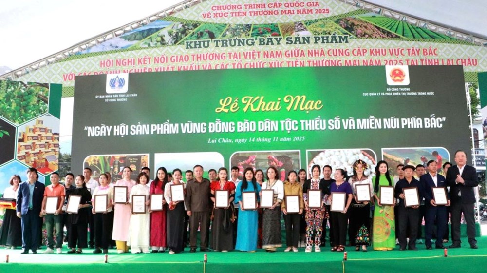 Khai mạc Ngày hội sản phẩm vùng đồng bào dân tộc thiểu số và miền núi phía Bắc  - ảnh 4
