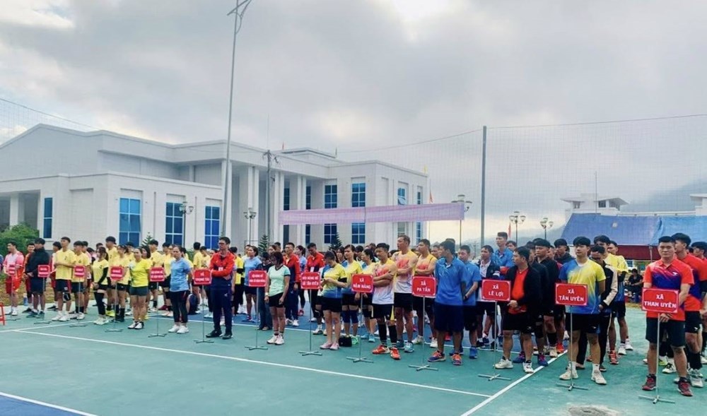 156 VĐV tham gia Giải Bóng chuyền truyền thống Công - Nông - Binh tỉnh Lai Châu 2025 - ảnh 1