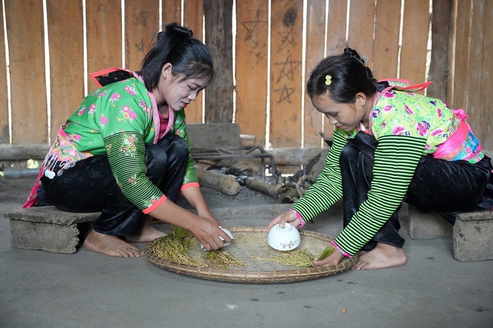 Lễ mừng cơm mới - nét đẹp văn hóa truyền thống dân tộc Mông ở Điện Biên - ảnh 2