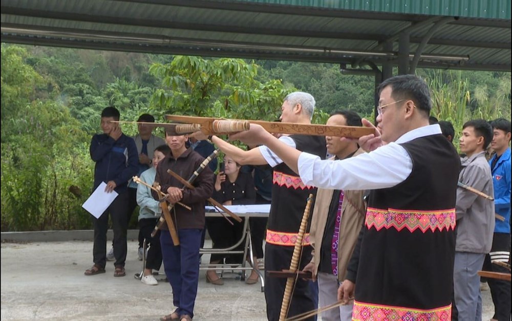 Đặc sắc lễ hội Khèn Mông nơi vùng cao Nậm Hàng - ảnh 4