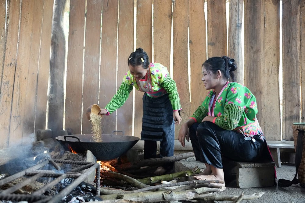 Lễ mừng cơm mới - nét đẹp văn hóa truyền thống dân tộc Mông ở Điện Biên - ảnh 3