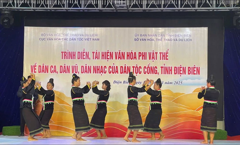 Truyền dạy văn hóa phi vật thể dân tộc Cống gắn với phát triển du lịch - ảnh 3