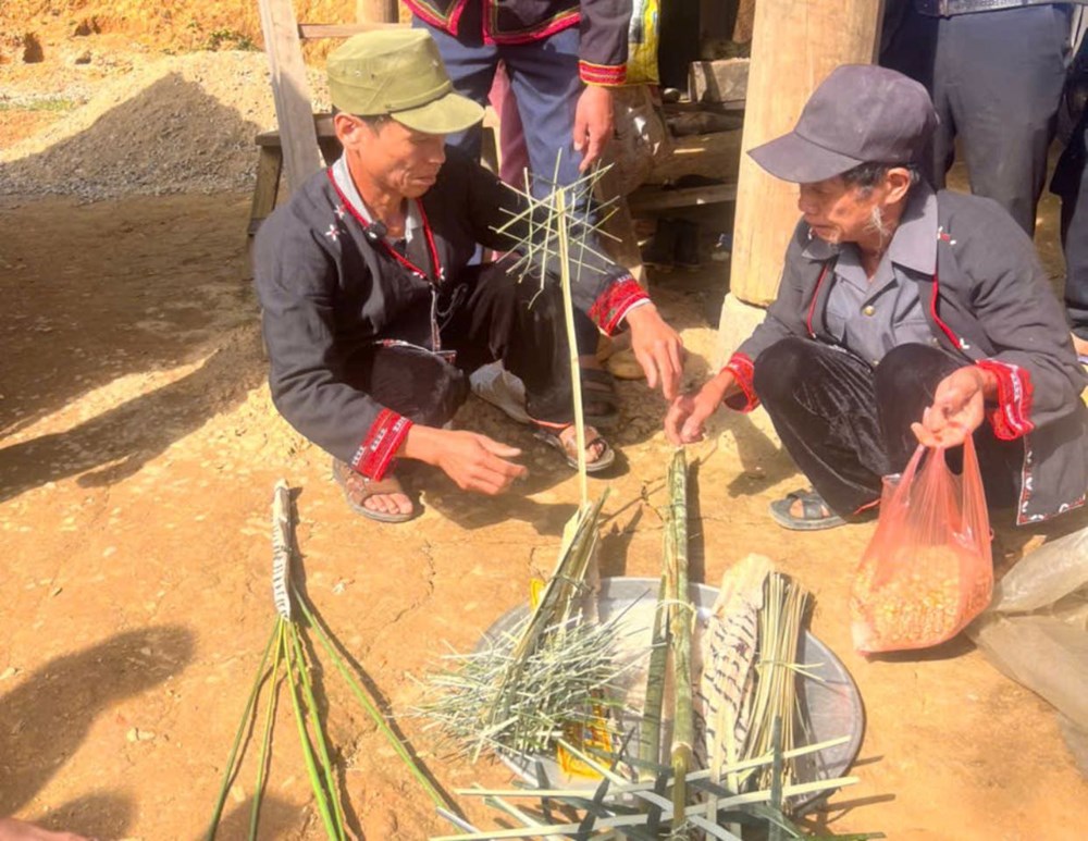 Lễ quét làng - nét văn hóa độc đáo của người Phù Lá ở Điện Biên - ảnh 6