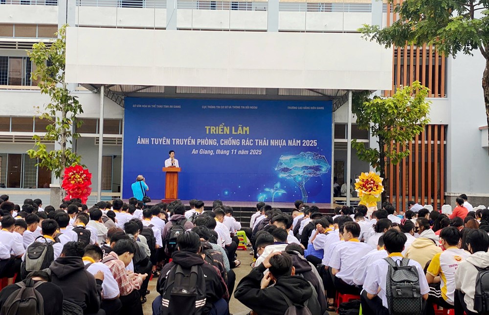 Triển lãm ảnh tuyên truyền về phòng, chống rác thải nhựa tại An Giang - ảnh 2