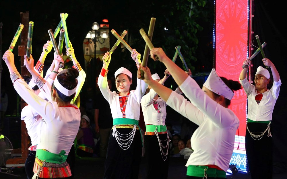 Lan tỏa bản sắc văn hóa dân tộc Mường đến du khách Thủ đô - ảnh 20