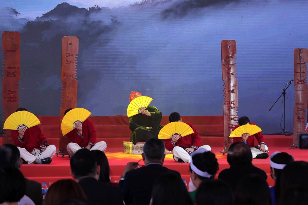 Đặc sắc Liên hoan nghệ thuật quần chúng và trình diễn trang phục dân tộc Mường - ảnh 18