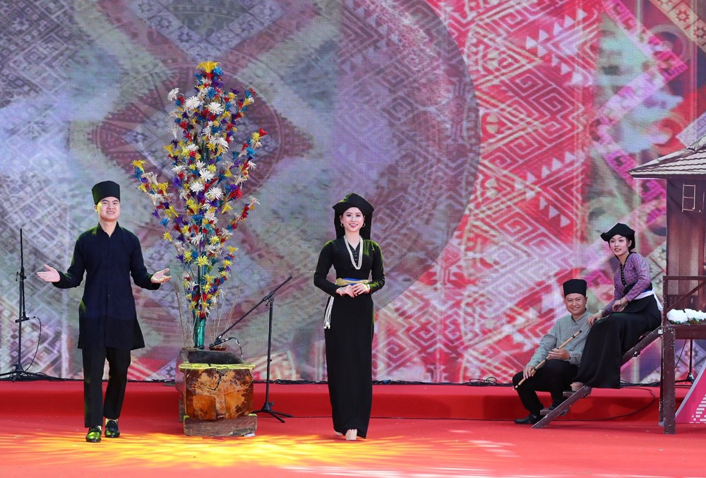 Đặc sắc Liên hoan nghệ thuật quần chúng và trình diễn trang phục dân tộc Mường - ảnh 5