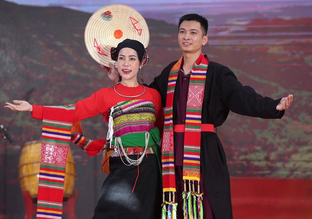 Đặc sắc Liên hoan nghệ thuật quần chúng và trình diễn trang phục dân tộc Mường - ảnh 3