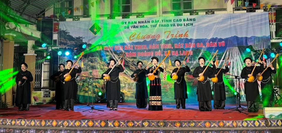 Ra mắt CLB hát Then, đàn Tính, hát dân ca, dân vũ xóm Đoỏng Hủ, xã Hạ Lang - ảnh 2