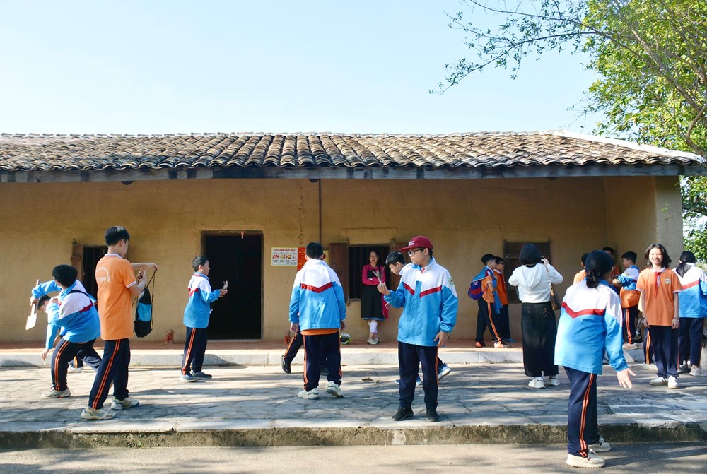 “Thắp lửa” tình yêu di sản văn hóa các dân tộc bằng giáo dục trải nghiệm - ảnh 5