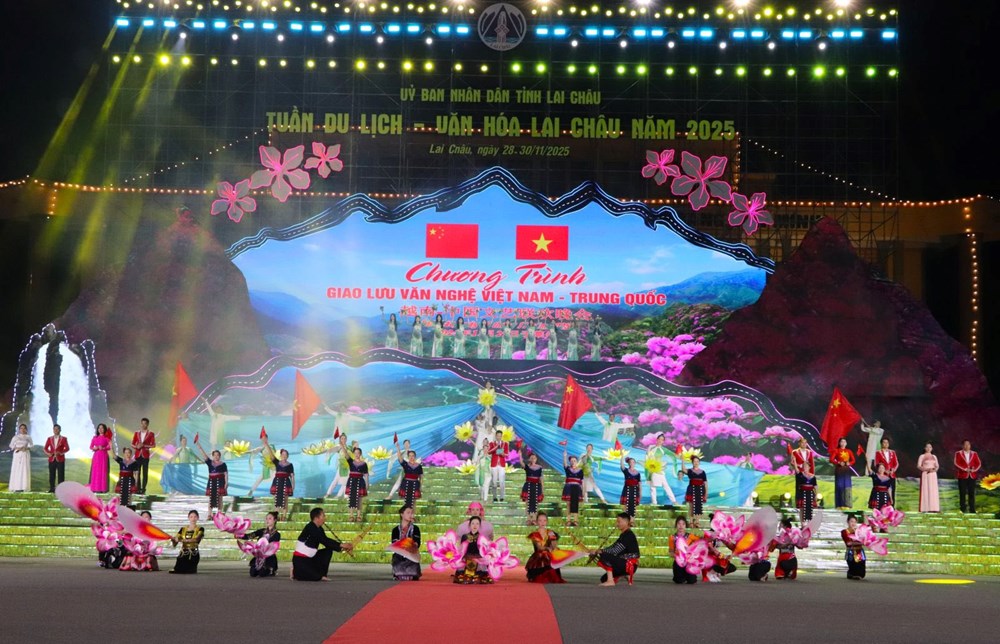 Đặc sắc chương trình nghệ thuật giao lưu hữu nghị Việt Nam - Trung Quốc  - ảnh 1