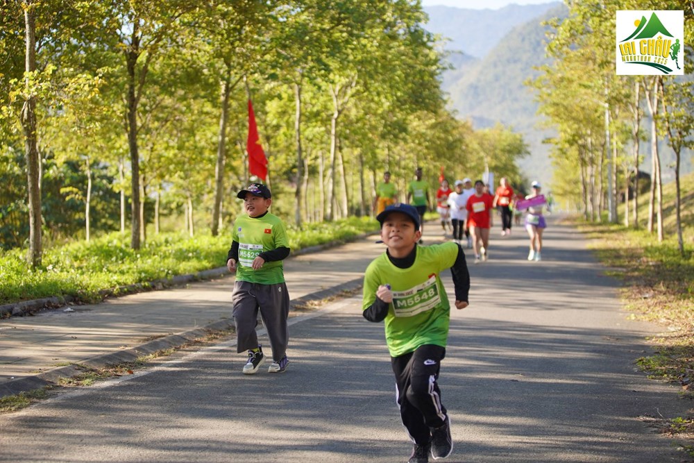 Hơn 1.500 VĐV tham gia Giải Marathon Lai Châu lần thứ II, năm 2025 - ảnh 3