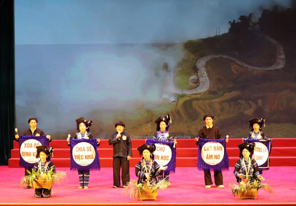 Góp phần xóa bỏ định kiến giới và tập tục lạc hậu ảnh hưởng đến phụ nữ, trẻ em vùng biên - ảnh 2