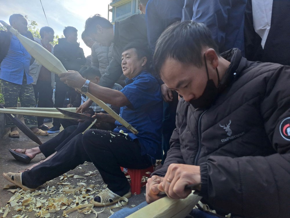 Để tiếng Khèn Mông ngân vang trên đỉnh Tà Xùa - ảnh 2