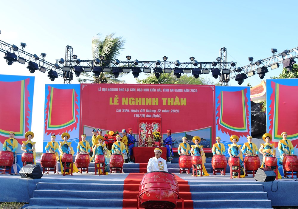 Lễ hội Nghinh Ông mang đậm bản sắc văn hóa vùng biển An Giang - ảnh 1