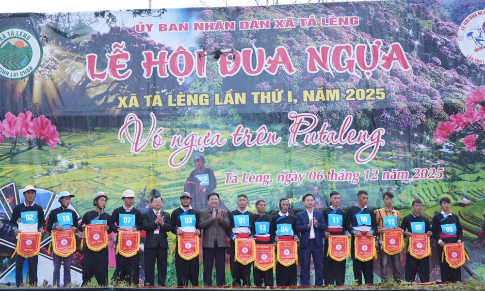 Sôi động lễ hội đua ngựa của đồng bào dân tộc Mông nơi rẻo cao Tả Lèng - ảnh 3