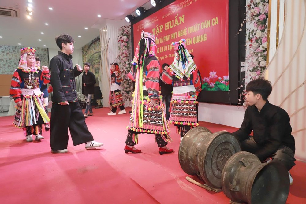 Truyền dạy bảo tồn, phát huy nghệ thuật dân ca, dân vũ dân tộc Lô Lô - ảnh 4