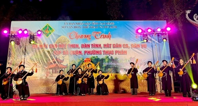 Ra mắt CLB hát Then, đàn Tính, hát dân ca, dân vũ phường Thục Phán - ảnh 2