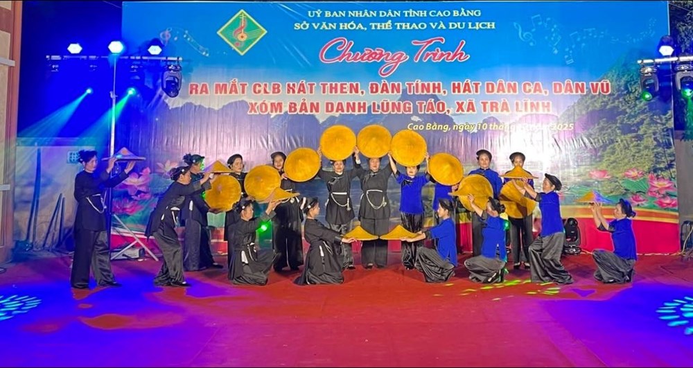 Ra mắt CLB hát Then, đàn Tính, hát dân ca, dân vũ xóm Bản Danh Lũng Táo, xã Trà Lĩnh - ảnh 4