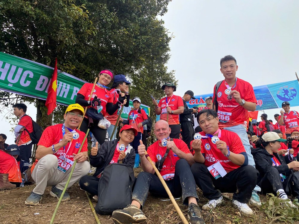 Hơn 1.250 VĐV chinh phục đỉnh núi Pu Tó Cọ, khám phá lòng chảo Mường Thanh - ảnh 6