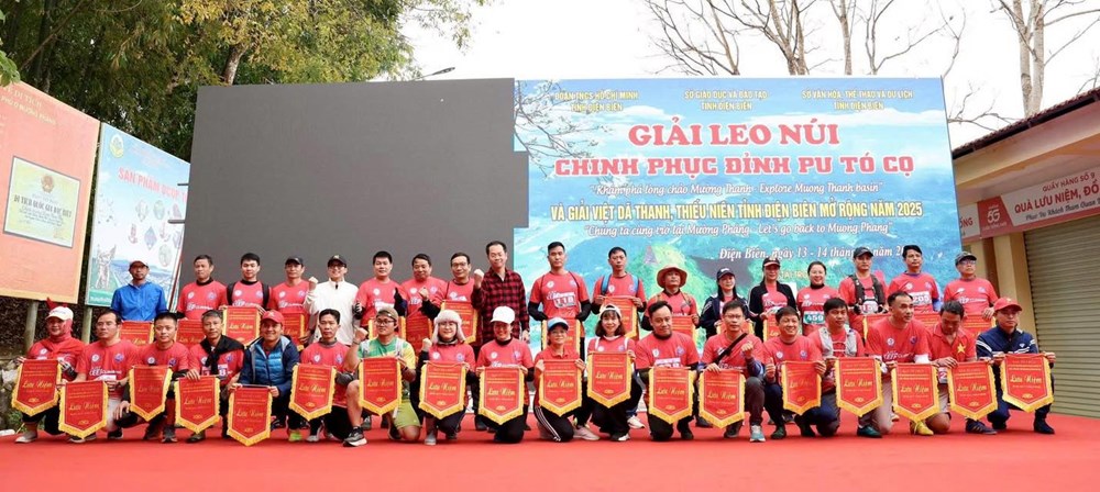 Hơn 1.250 VĐV chinh phục đỉnh núi Pu Tó Cọ, khám phá lòng chảo Mường Thanh - ảnh 1