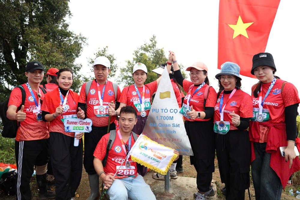 Hơn 1.250 VĐV chinh phục đỉnh núi Pu Tó Cọ, khám phá lòng chảo Mường Thanh - ảnh 5