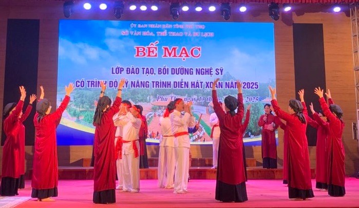Phú Thọ: Bế mạc lớp bồi dưỡng kỹ năng thực hành, trình diễn hát Xoan - ảnh 2