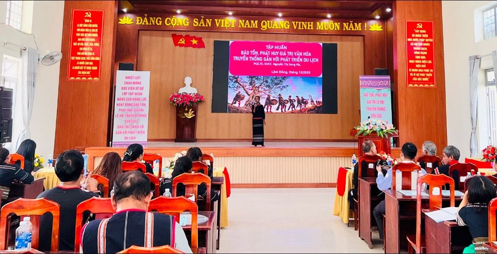 Gìn giữ di sản văn hóa phi vật thể dân tộc M'Nông để phát triển du lịch - ảnh 1