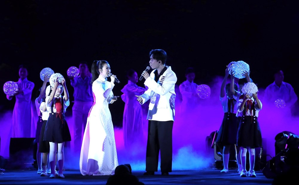 Hào hùng, sâu lắng chương trình nghệ thuật chính luận “Ánh dương“ - ảnh 8