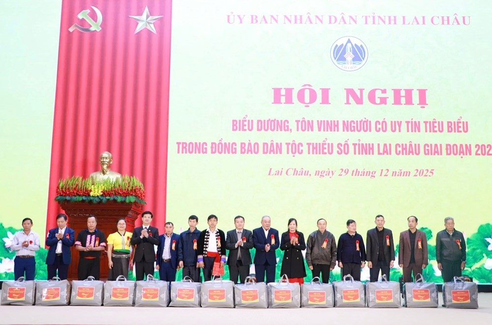 Lai Châu biểu dương, tôn vinh người có uy tín tiêu biểu trong đồng bào DTTS  - ảnh 3