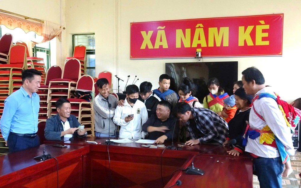 Xã vùng cao Nậm Kè trao quà Tết cho người có công và đối tượng yếu thế - ảnh 1