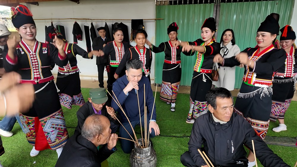 Lễ hội Mạ Muôn Mạ Mệ - nét đẹp văn hóa truyền thống dân tộc Khơ Mú ở Điện Biên - ảnh 4