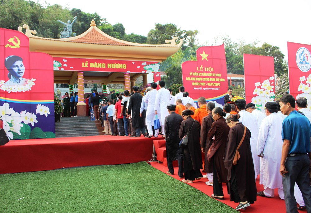 Lễ hội kỷ niệm 64 năm Ngày hy sinh Anh hùng lực lượng vũ trang nhân dân Phan Thị Ràng  - ảnh 1