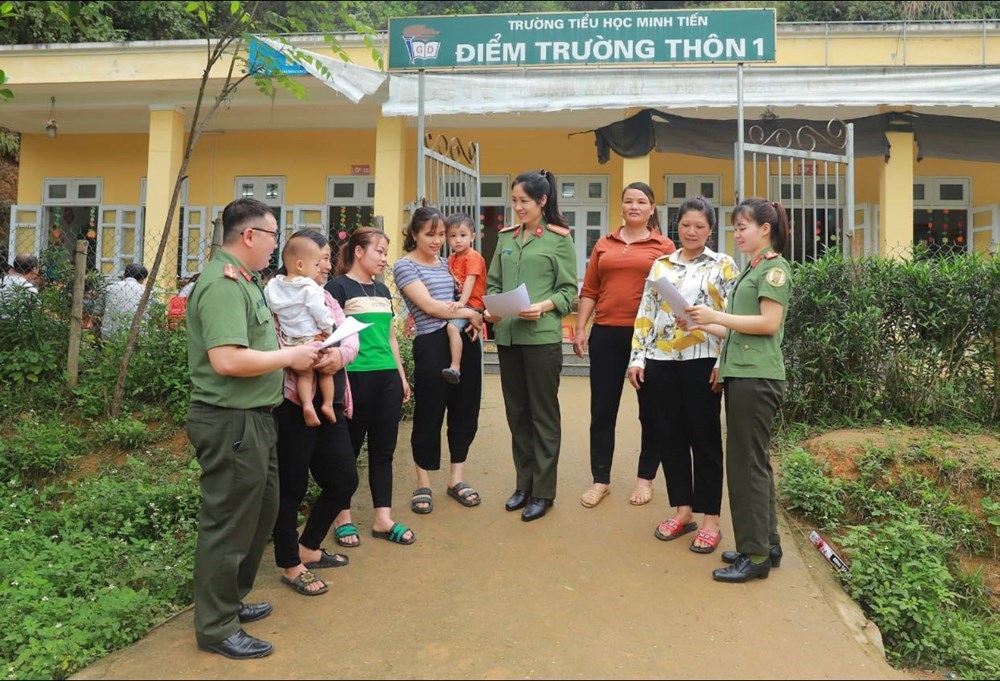 Tăng cường xây dựng điển hình trong phong trào toàn dân bảo vệ an ninh Tổ quốc - ảnh 1