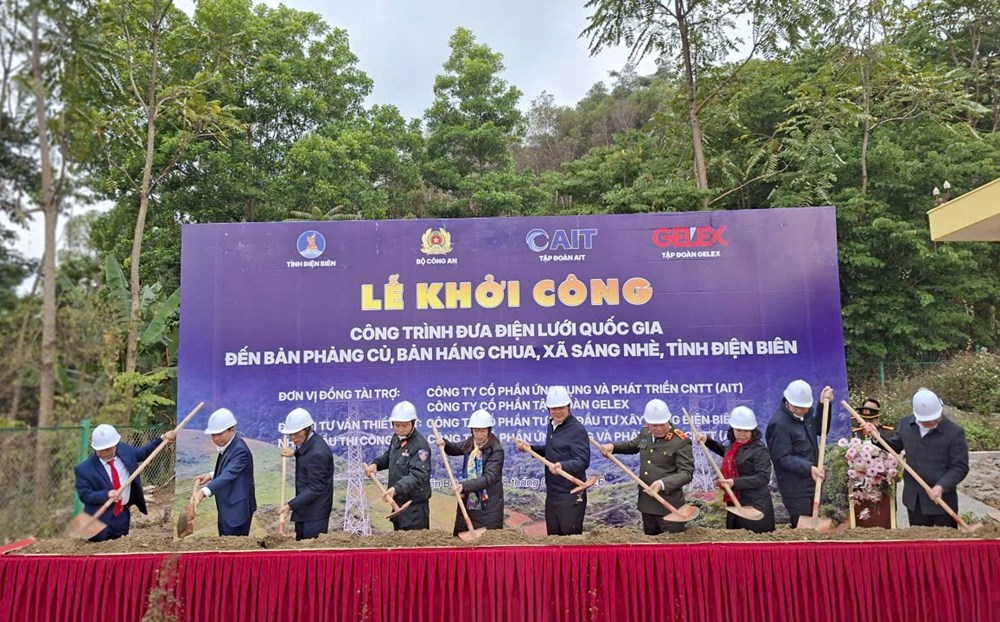 Khởi công công trình đưa điện lưới quốc gia về xã vùng cao Sáng Nhè - ảnh 1