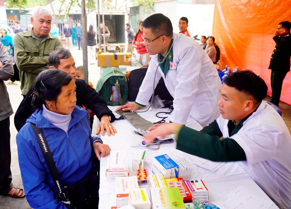 Mang mùa Xuân đến với đồng bào các dân tộc nơi biên cương Tổ quốc - ảnh 3