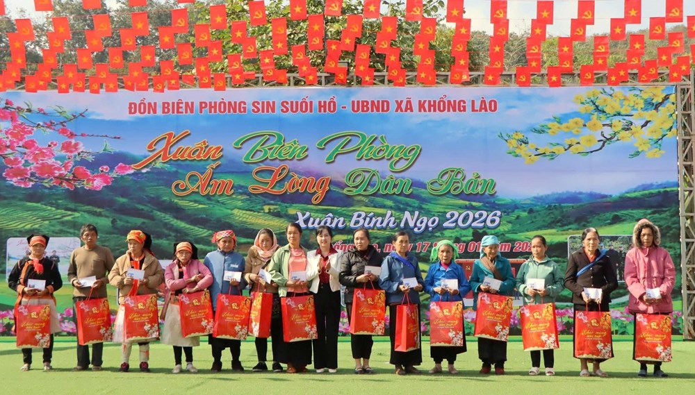 Mang mùa Xuân đến với đồng bào các dân tộc nơi biên cương Tổ quốc - ảnh 4