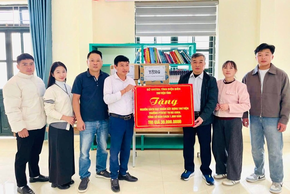 Lan tỏa văn hóa đọc đến các xã biên giới đặc biệt khó khăn - ảnh 2