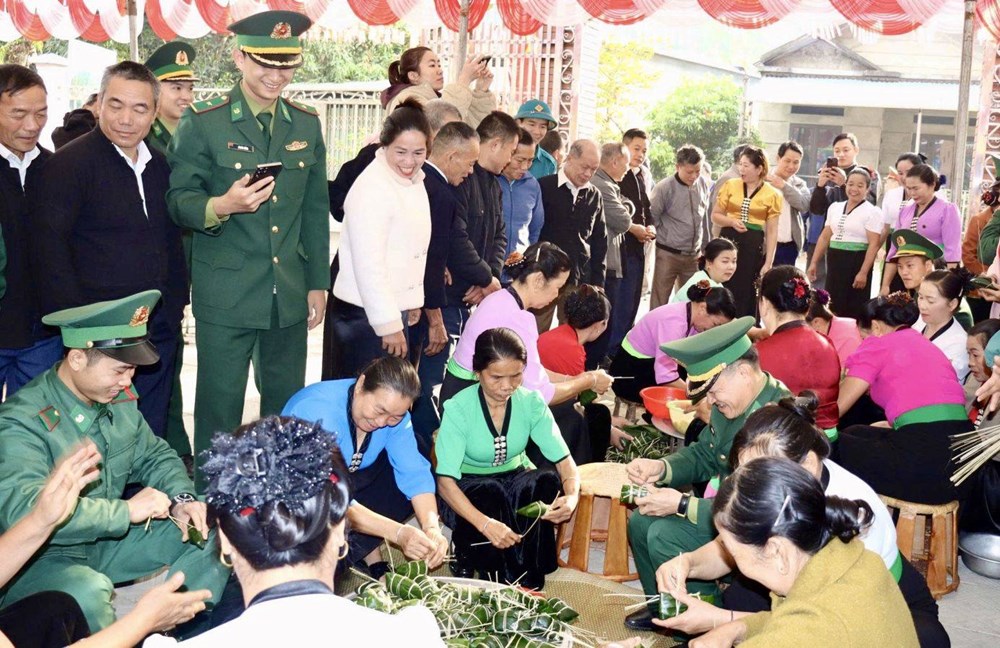 Mang Tết trọn vẹn đến với đồng bào biên giới Vàng Pheo - ảnh 5