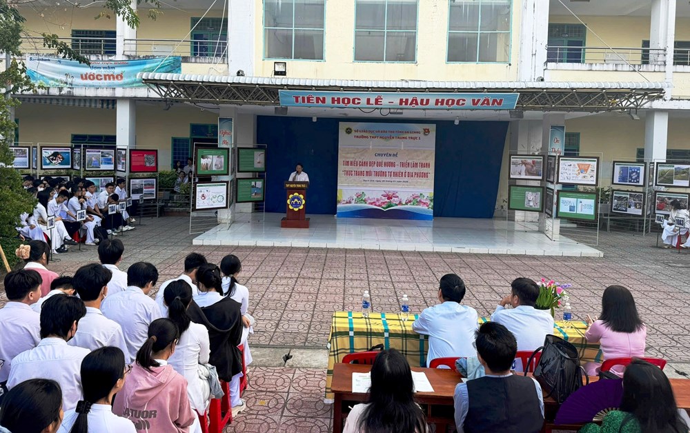 Tuyên truyền về phòng, chống rác thải nhựa cho gần 2.000 giáo viên, học sinh  - ảnh 1