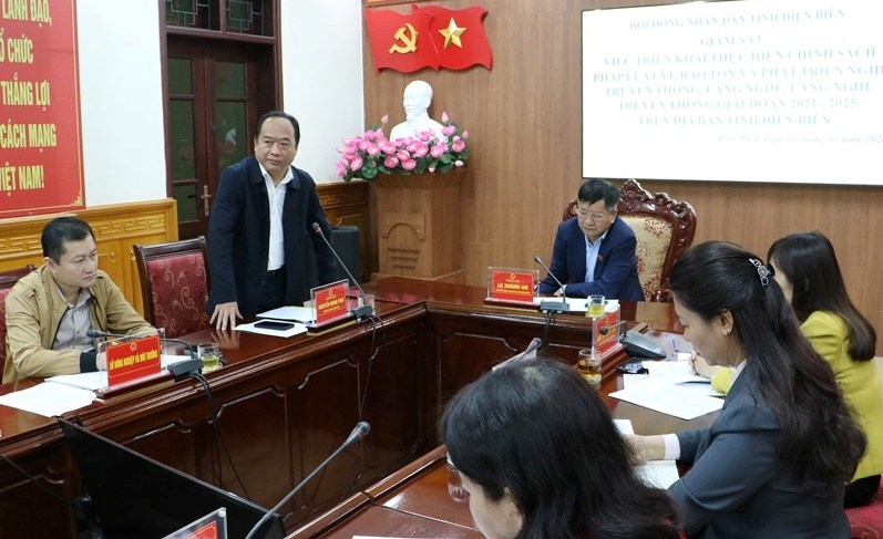 Gắn bảo tồn các giá trị văn hóa làng nghề với phát triển du lịch - ảnh 1