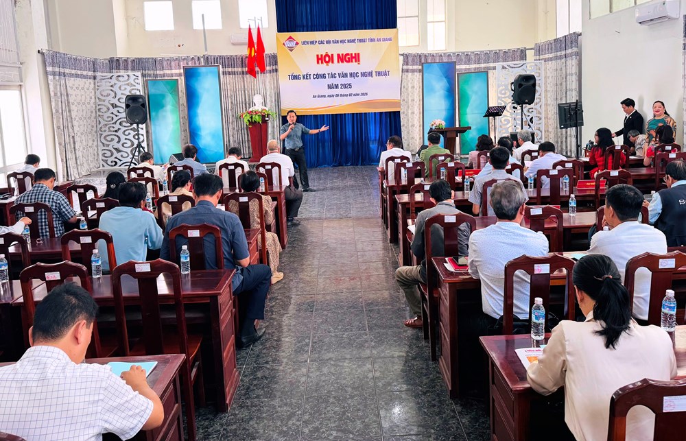 Đẩy mạnh phát triển văn học, nghệ thuật trong thời kỳ mới - ảnh 1