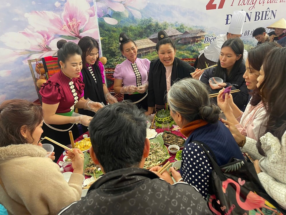 Tạo sức hút du lịch đầu Xuân từ “27 phong vị ẩm thực Điện Biên“ - ảnh 7
