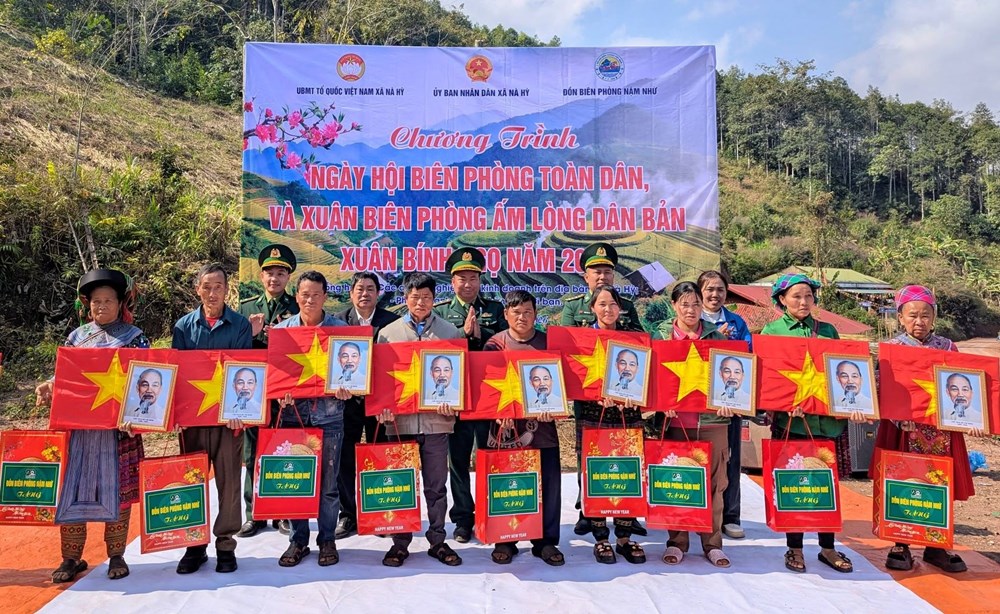 “Xuân Biên phòng - Ấm lòng dân bản” nơi biên cương Nà Hỳ - ảnh 1